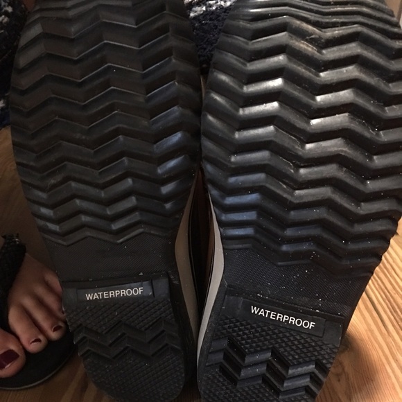 Joan of the Arctic Brown Sorel Winter Boots - Picture 9 of 11